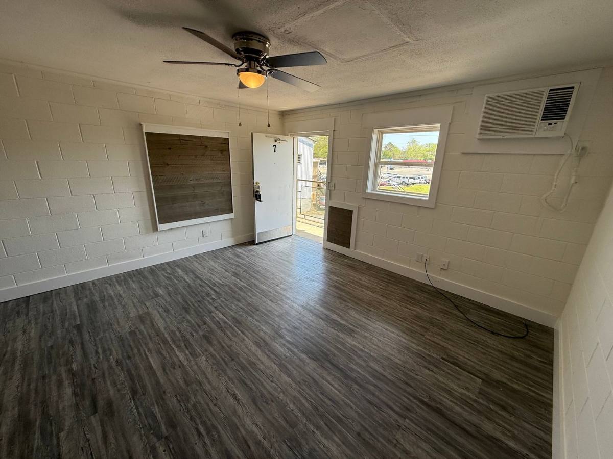 Apartment for rent at 626 Power St, Clarksville, TN 37042