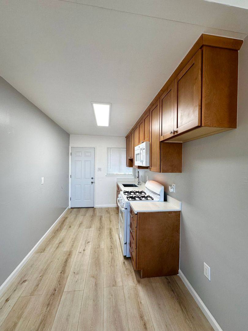 Apartment for rent at 9300 Bancroft Ave, Oakland, CA 94603