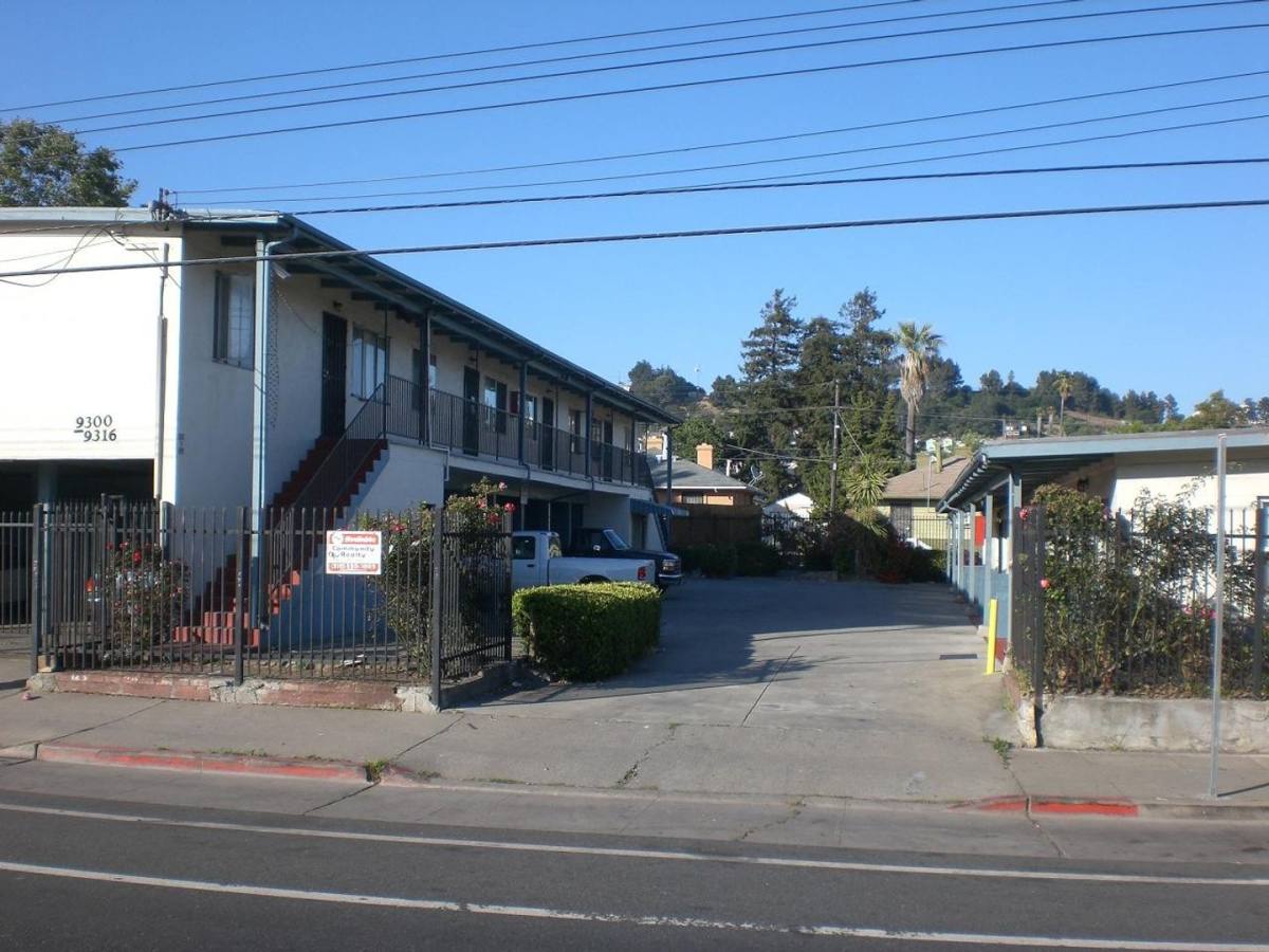 Apartment for rent at 9300 Bancroft Ave, Oakland, CA 94603