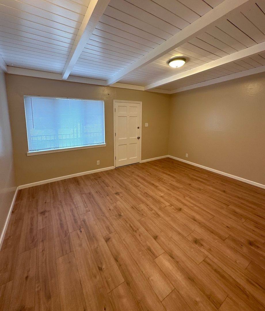Apartment for rent at 9300 Bancroft Ave, Oakland, CA 94603