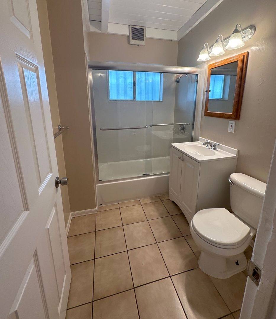 Apartment for rent at 9300 Bancroft Ave, Oakland, CA 94603