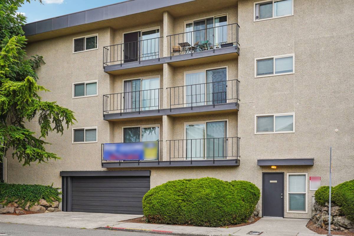 Apartment for rent at 5204 15th Ave NE, Seattle, WA 98105