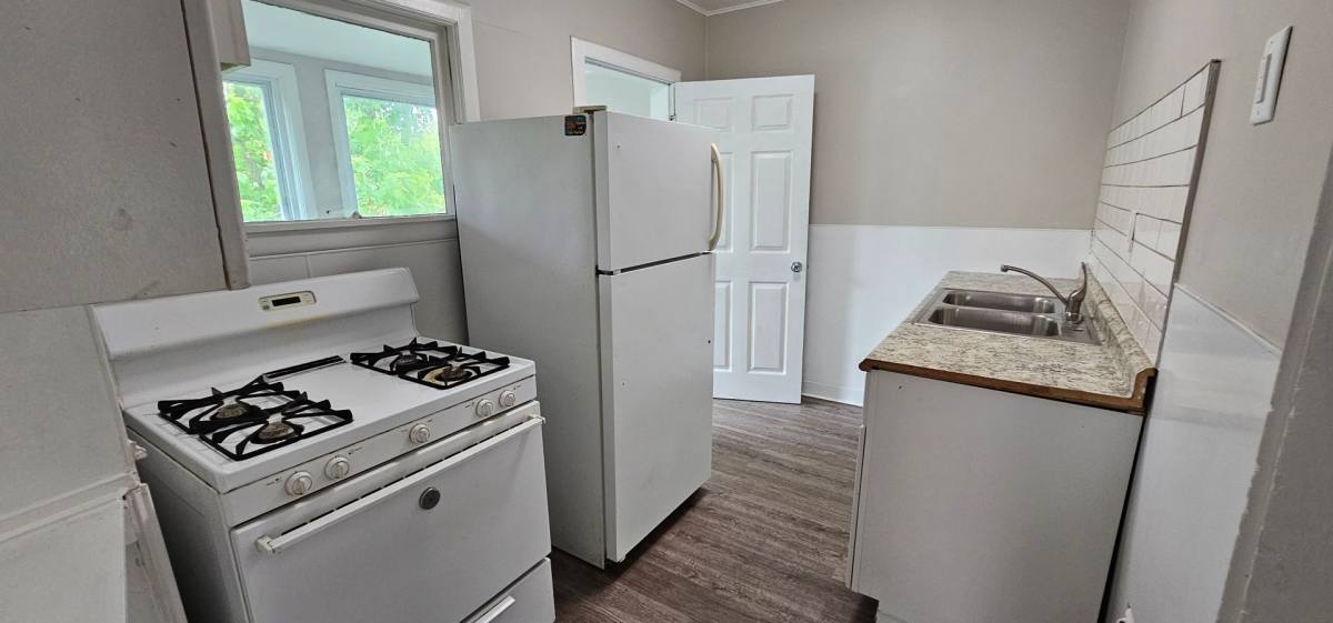Apartment for rent at 10323 - 10325 Bernard, Cleveland, OH 44111
