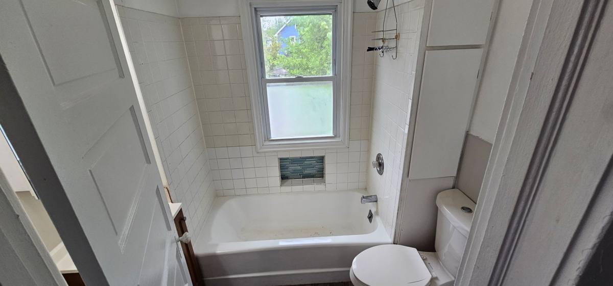 Apartment for rent at 10323 - 10325 Bernard, Cleveland, OH 44111