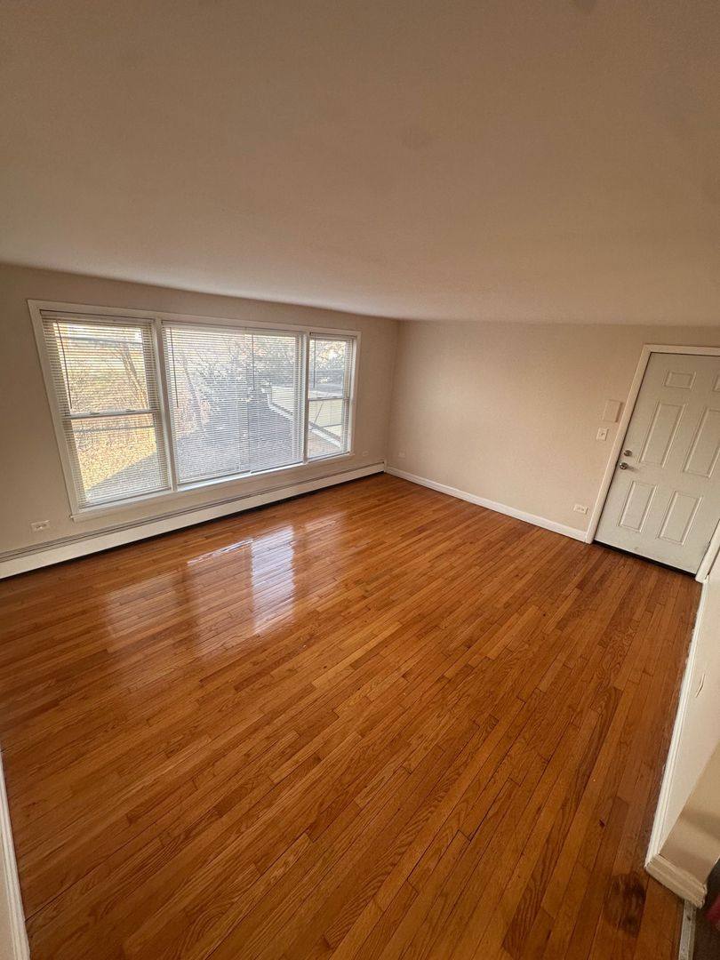 Apartment for rent at 8916 S Justine St, Chicago, IL 60620