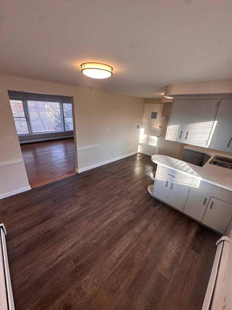Apartment for rent at 8916 S Justine St, Chicago, IL 60620