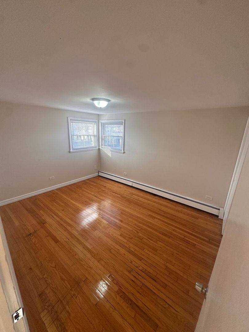 Apartment for rent at 8916 S Justine St, Chicago, IL 60620