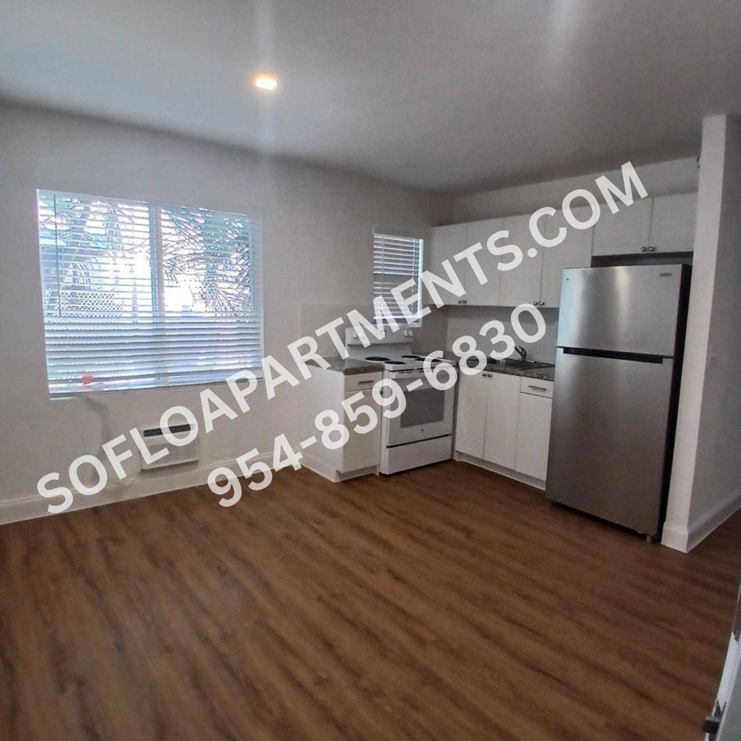 Apartment for rent at 2034 Washington St, Hollywood, FL 33020