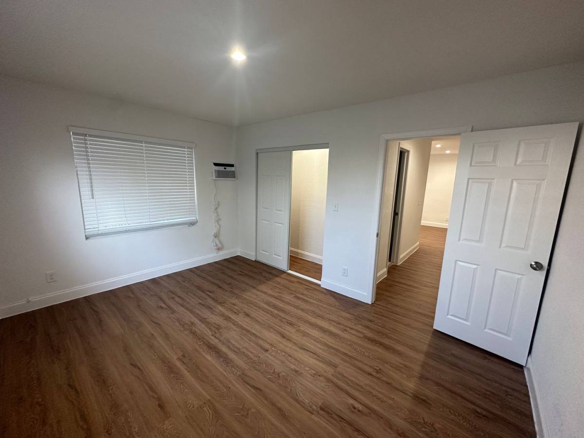 Apartment for rent at 2034 Washington St, Hollywood, FL 33020