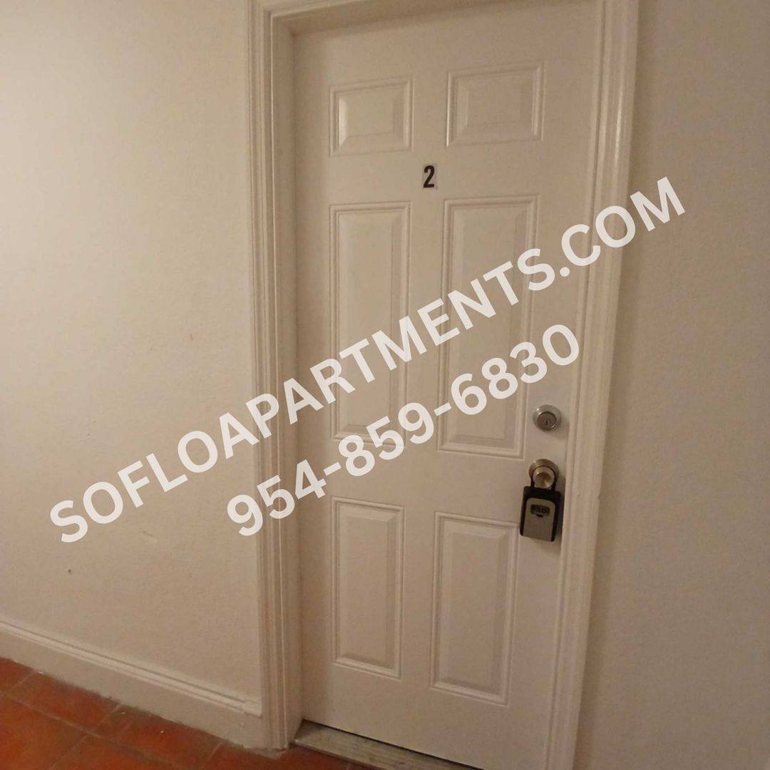 Apartment for rent at 2034 Washington St, Hollywood, FL 33020