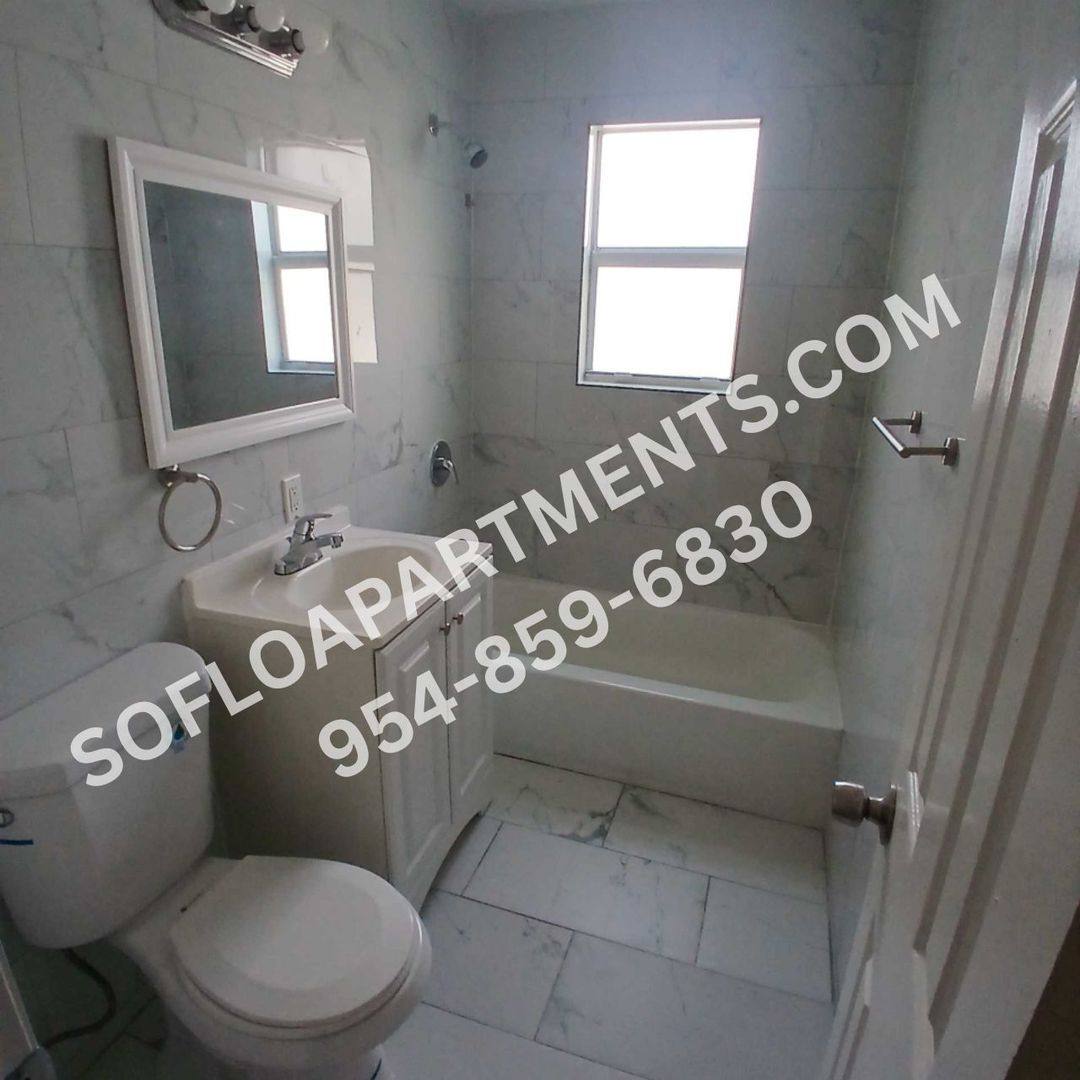 Apartment for rent at 2034 Washington St, Hollywood, FL 33020