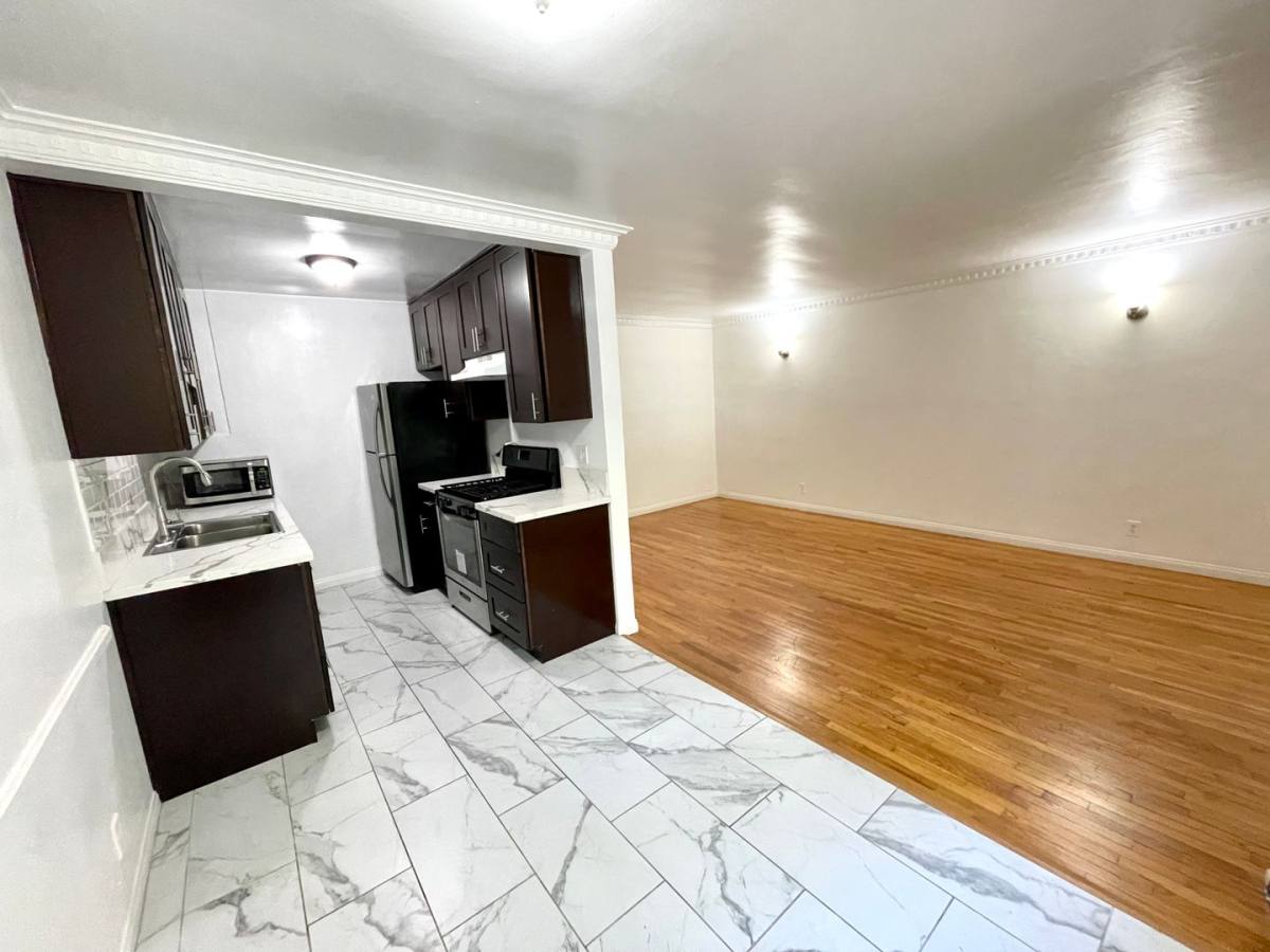 Apartment for rent at 1206 N Hayworth Ave, Los Angeles, CA 90046