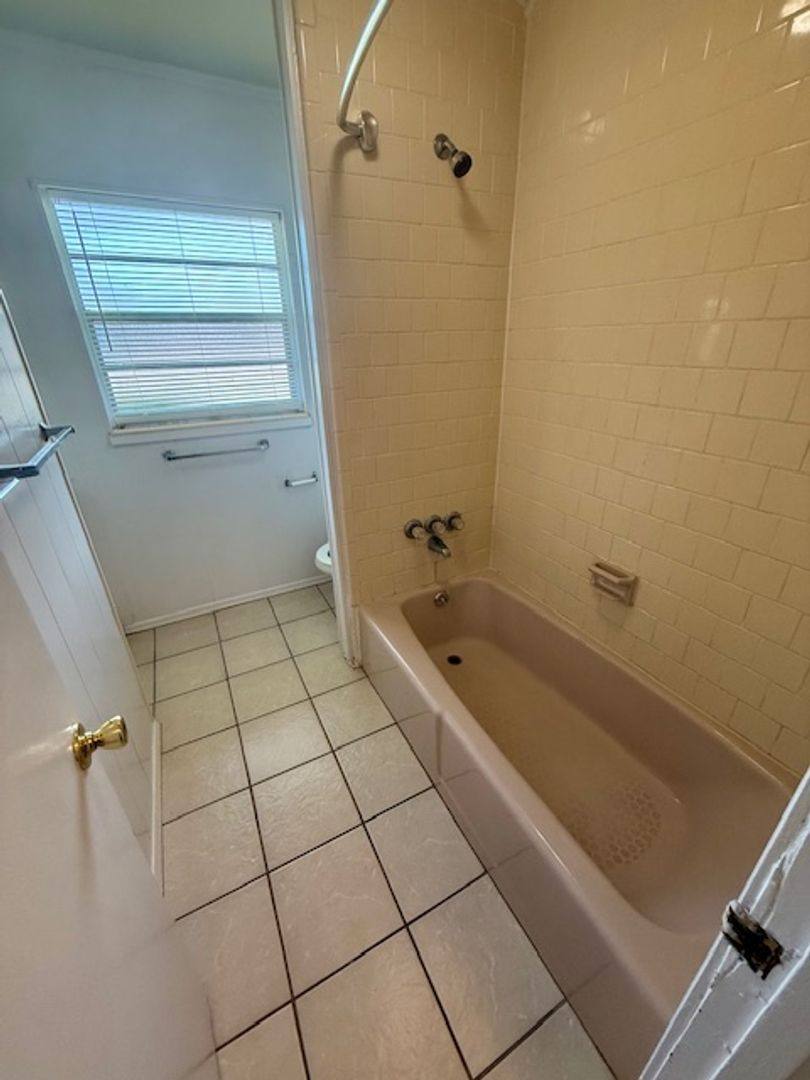House for rent at 594 Florosa Court, Mary Esther, FL 32569