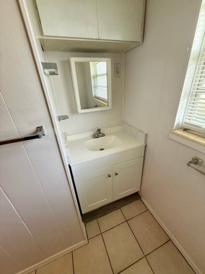House for rent at 594 Florosa Court, Mary Esther, FL 32569