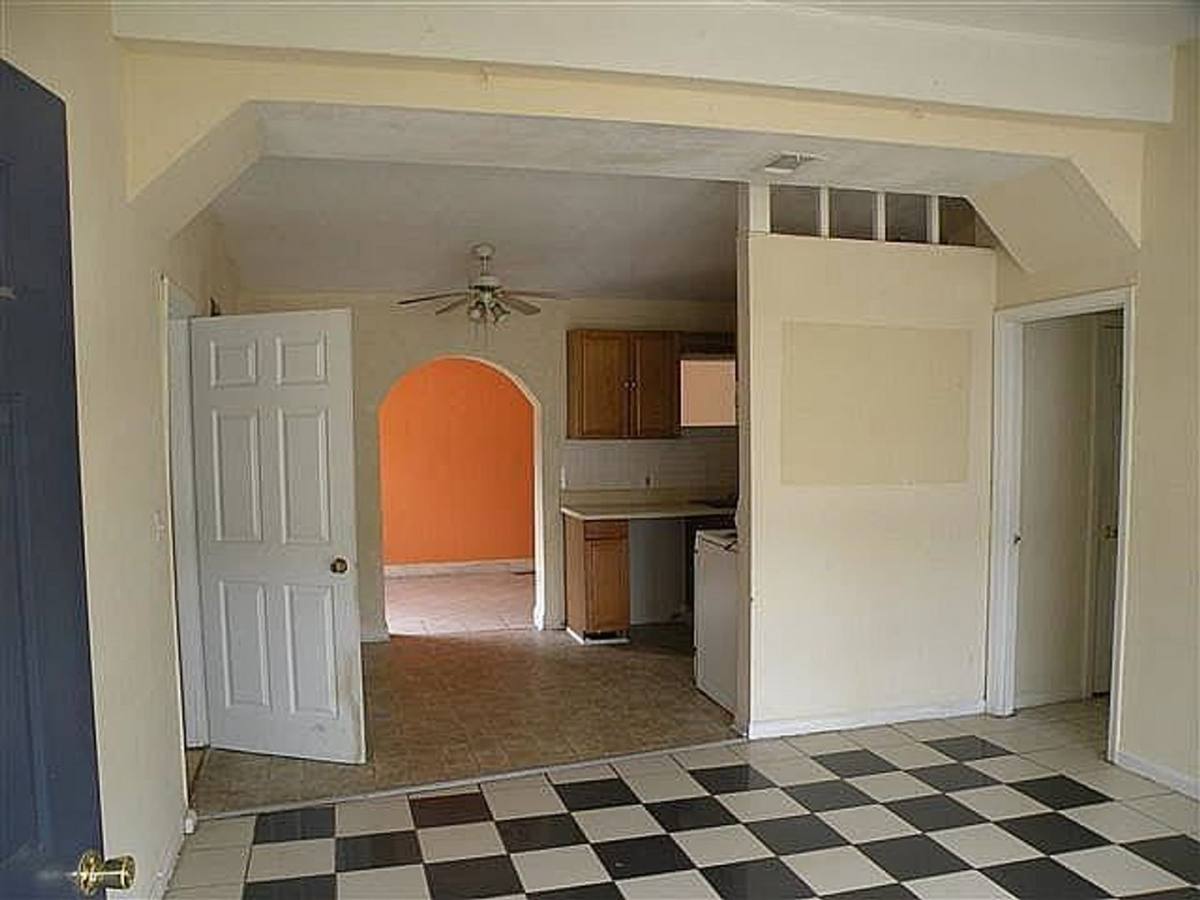 House for rent at 2041 Olive Springs Rd SE, Marietta, GA 30060