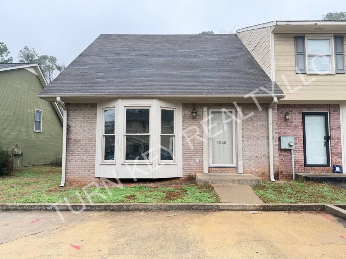 Townhouse for rent at 5068 Falling Creek Lane, Birmingham, AL 35235