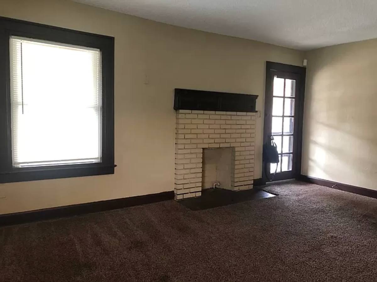 Apartment for rent at 3328- 3330 Agnes Ave, Kansas City, MO 64128