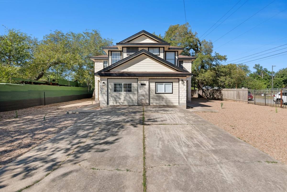 Townhouse for rent at 1708 E 17th St #A, Austin, TX 78702