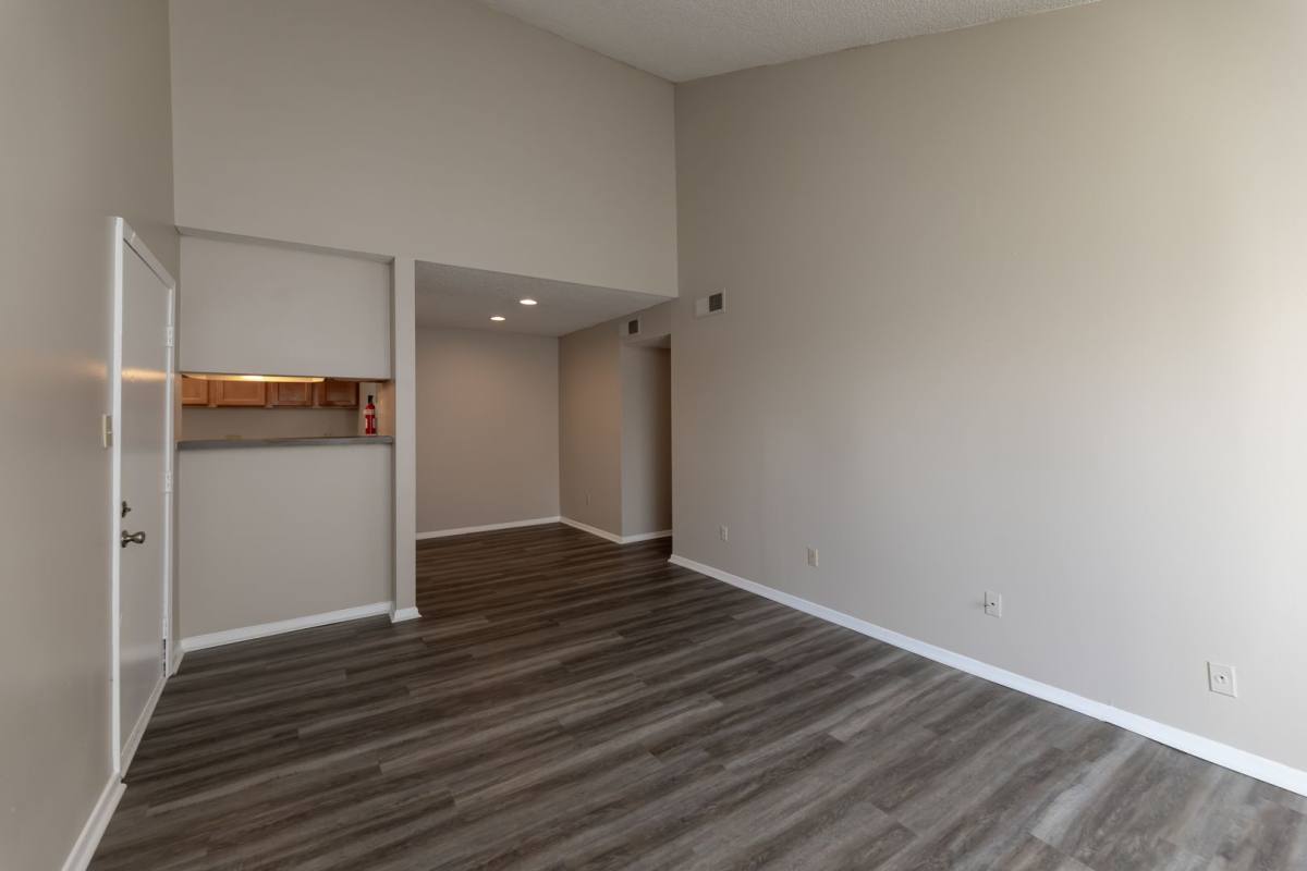 Apartment for rent at 560 S Jefferson Place, Memphis, TN 38105