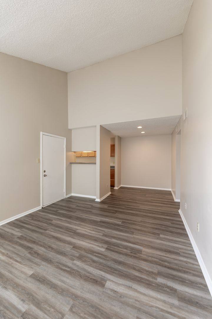 Apartment for rent at 560 S Jefferson Place, Memphis, TN 38105