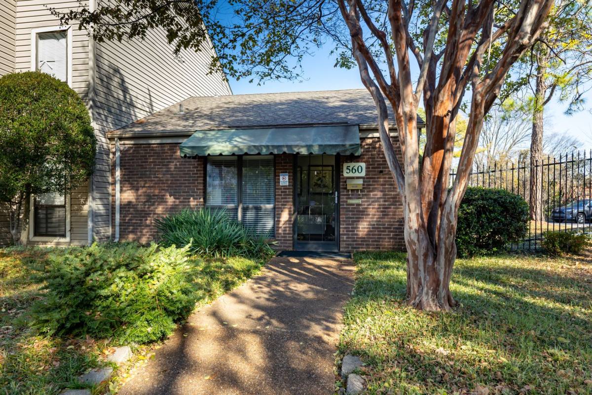 Apartment for rent at 560 S Jefferson Place, Memphis, TN 38105