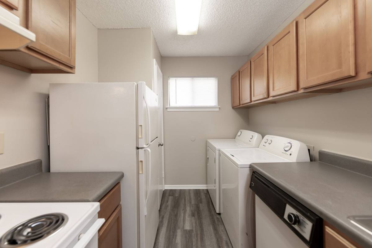 Apartment for rent at 560 S Jefferson Place, Memphis, TN 38105