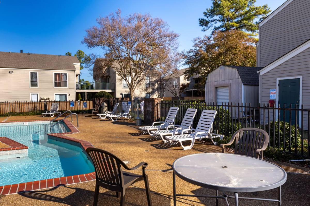Apartment for rent at 560 S Jefferson Place, Memphis, TN 38105
