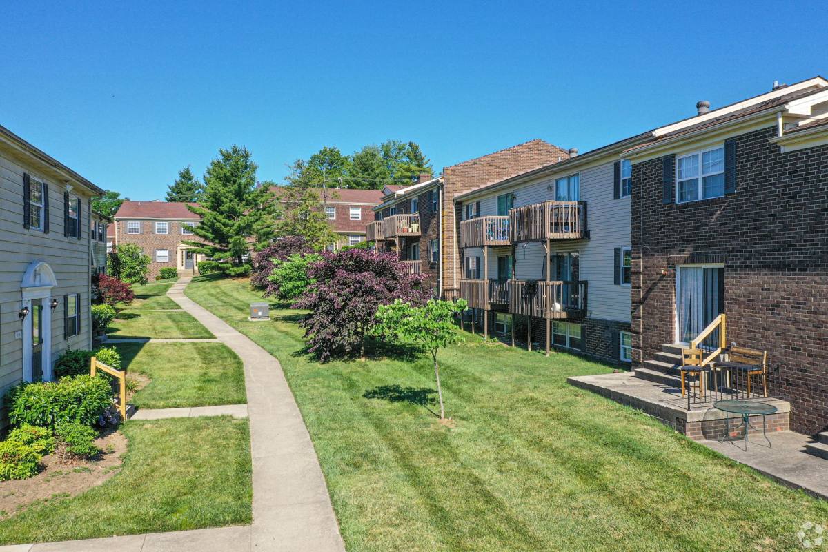Townhouse for rent at 3565 Tates Creek Rd, Lexington, KY 40517