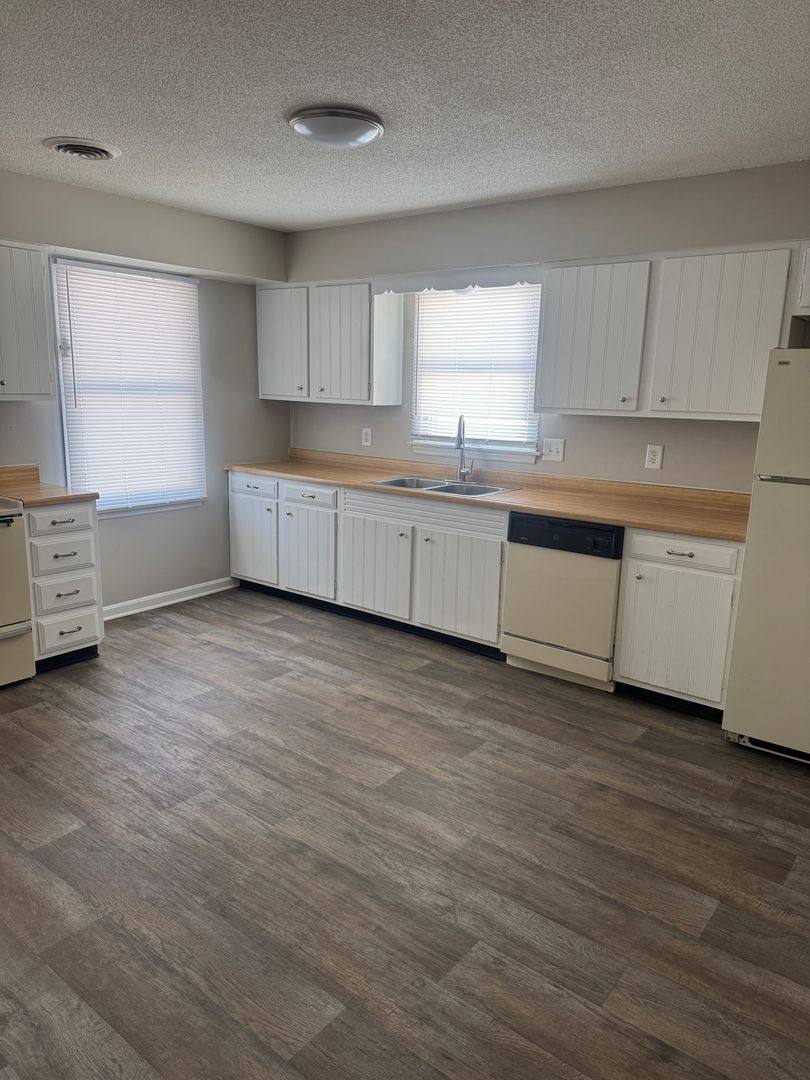 Apartment for rent at 4301 S 6th St, Terre Haute, IN 47802