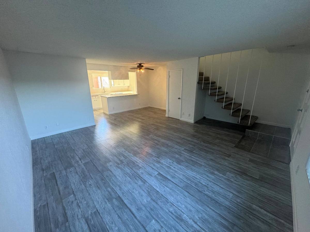 Townhouse for rent at 3135 Harbor Blvd, Ventura, CA 93001