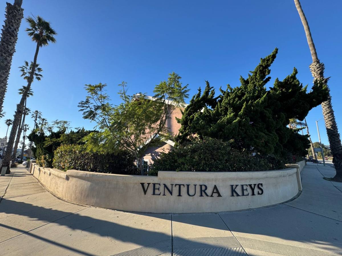 Townhouse for rent at 3135 Harbor Blvd, Ventura, CA 93001