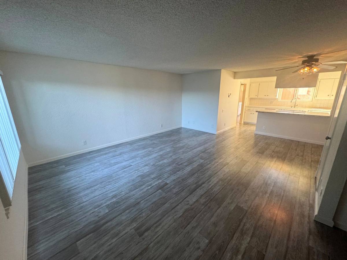 Townhouse for rent at 3135 Harbor Blvd, Ventura, CA 93001