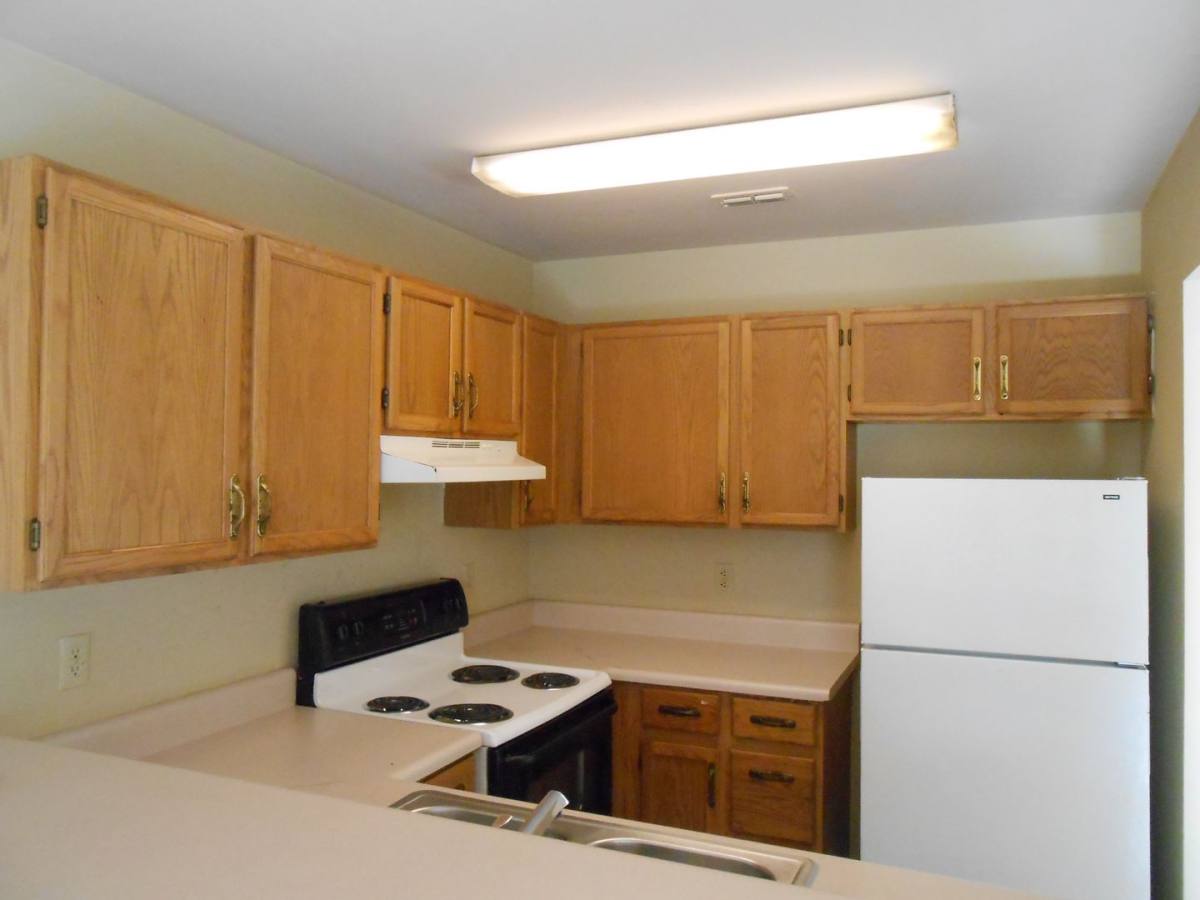 Apartment for rent at 1909-E Bellevue Way, Tallahassee, FL 32304