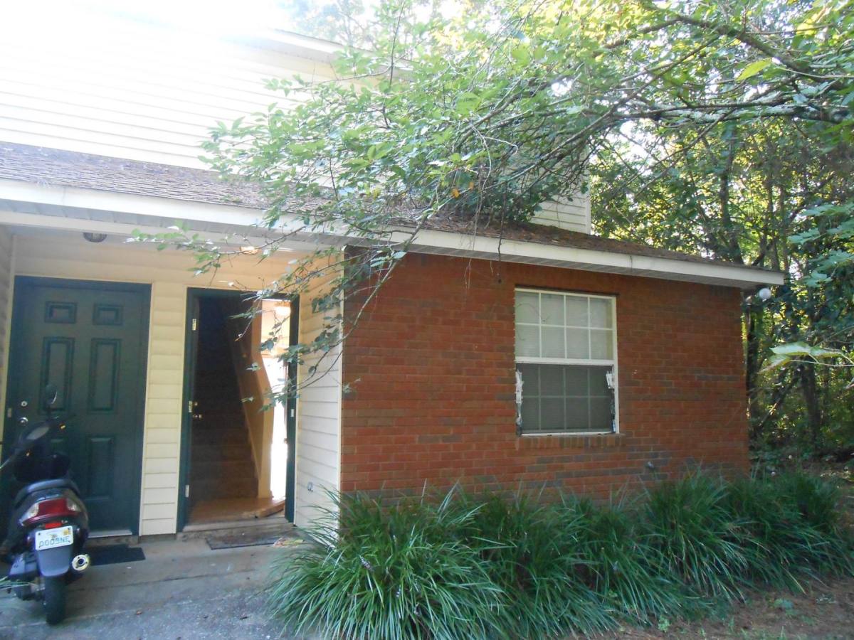 Apartment for rent at 1909-E Bellevue Way, Tallahassee, FL 32304