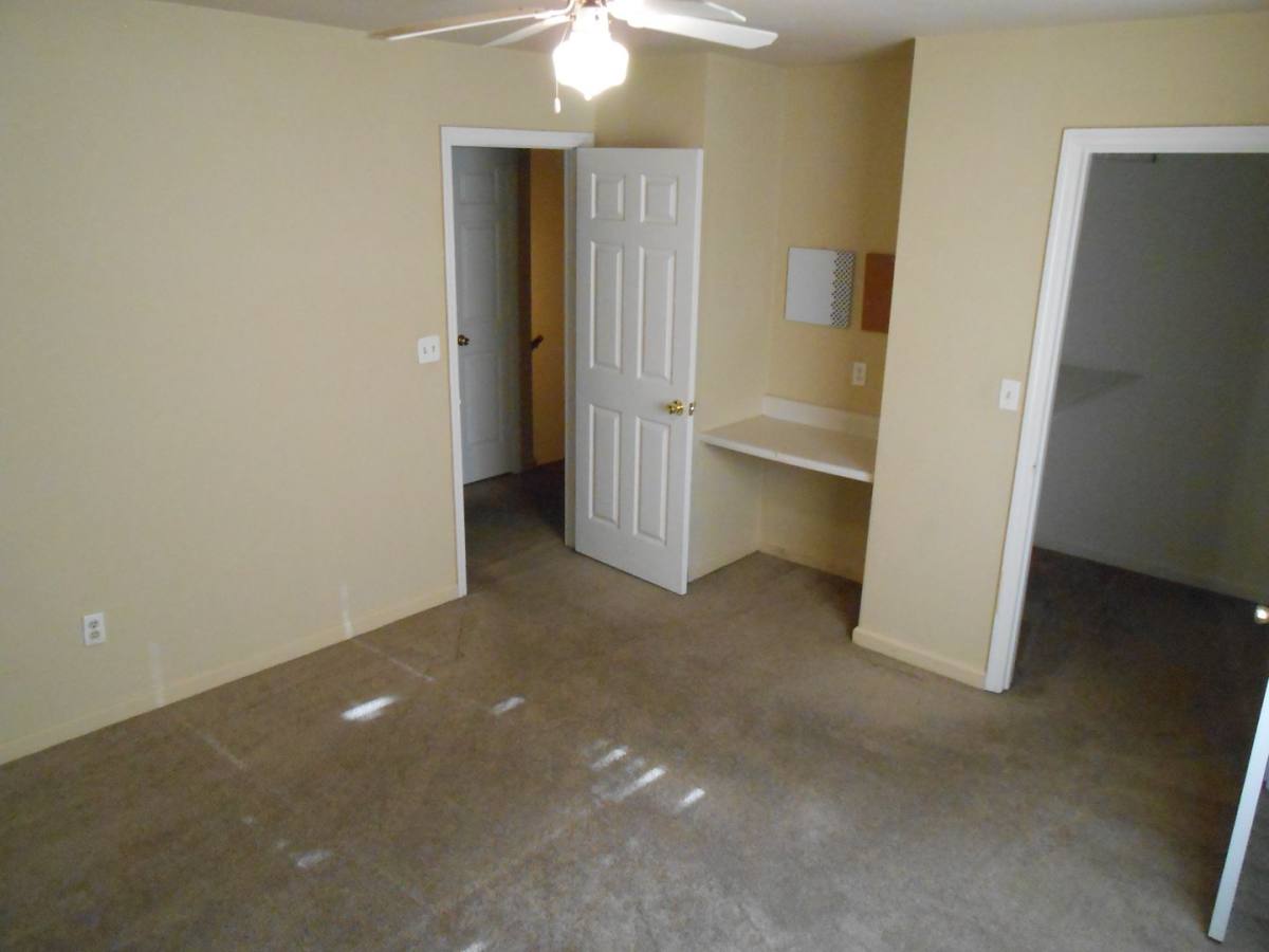 Apartment for rent at 1909-E Bellevue Way, Tallahassee, FL 32304