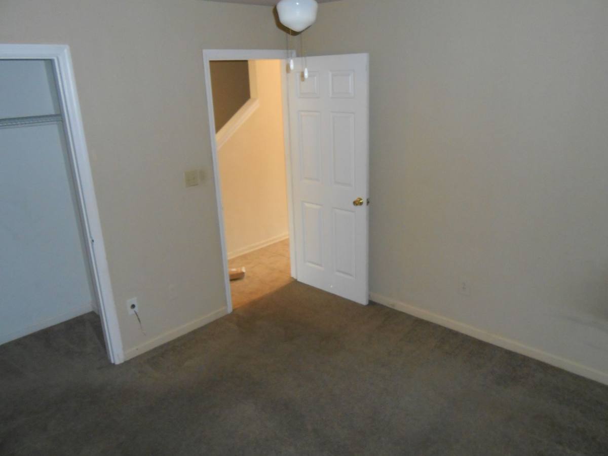 Apartment for rent at 1909-E Bellevue Way, Tallahassee, FL 32304