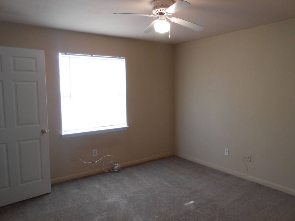 Apartment for rent at 1909-E Bellevue Way, Tallahassee, FL 32304