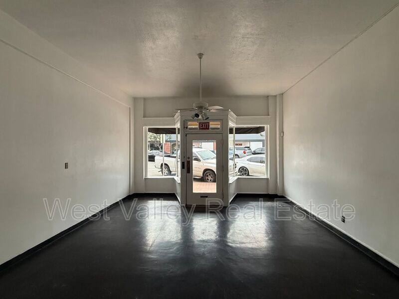 House for rent at 520 Center St #DOWNTOWN Commercial, Taft, CA 93268