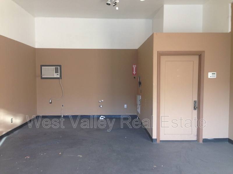House for rent at 520 Center St #DOWNTOWN Commercial, Taft, CA 93268