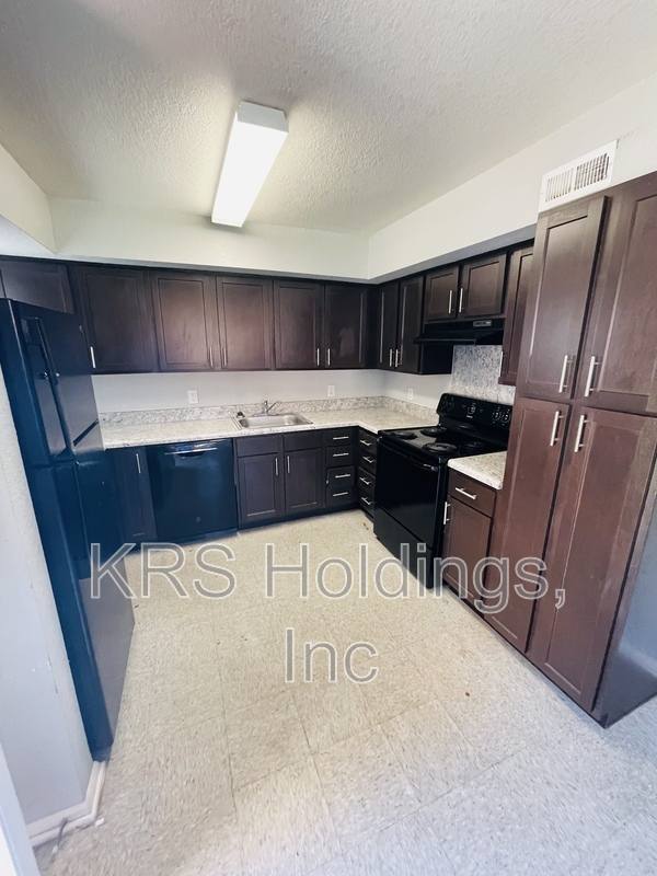 Townhouse for rent at 4200 Newsome, Newport News, VA 23607