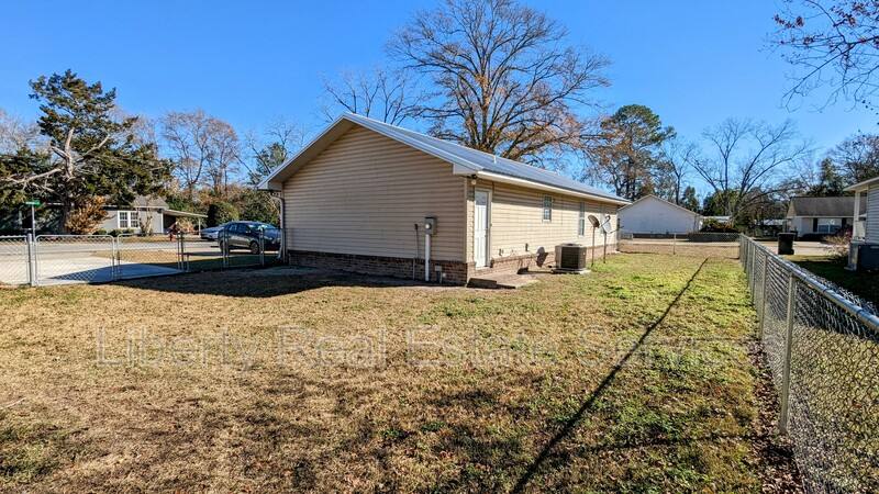 House for rent at 215 Gordon St, Glennville, GA 30427