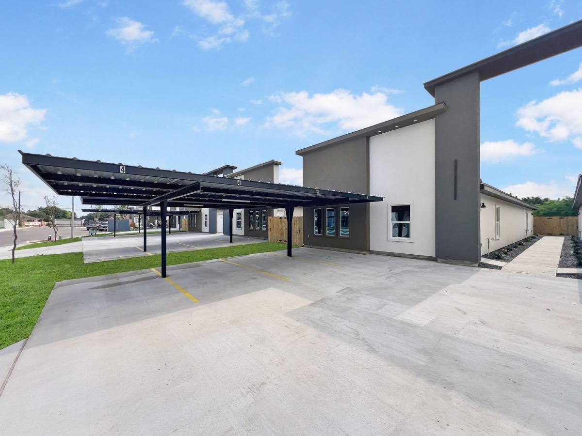 Townhouse for rent at 3000 Links Dr, Edinburg, TX 78541