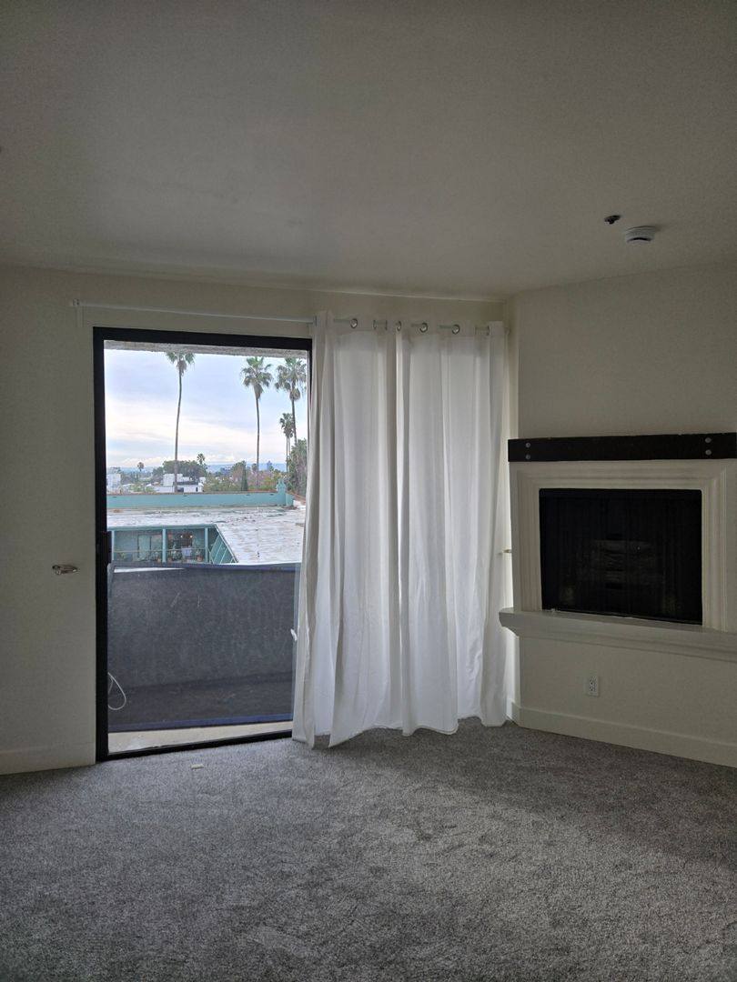 Apartment for rent at 7020 Lanewood Ave, Los Angeles, CA 90028