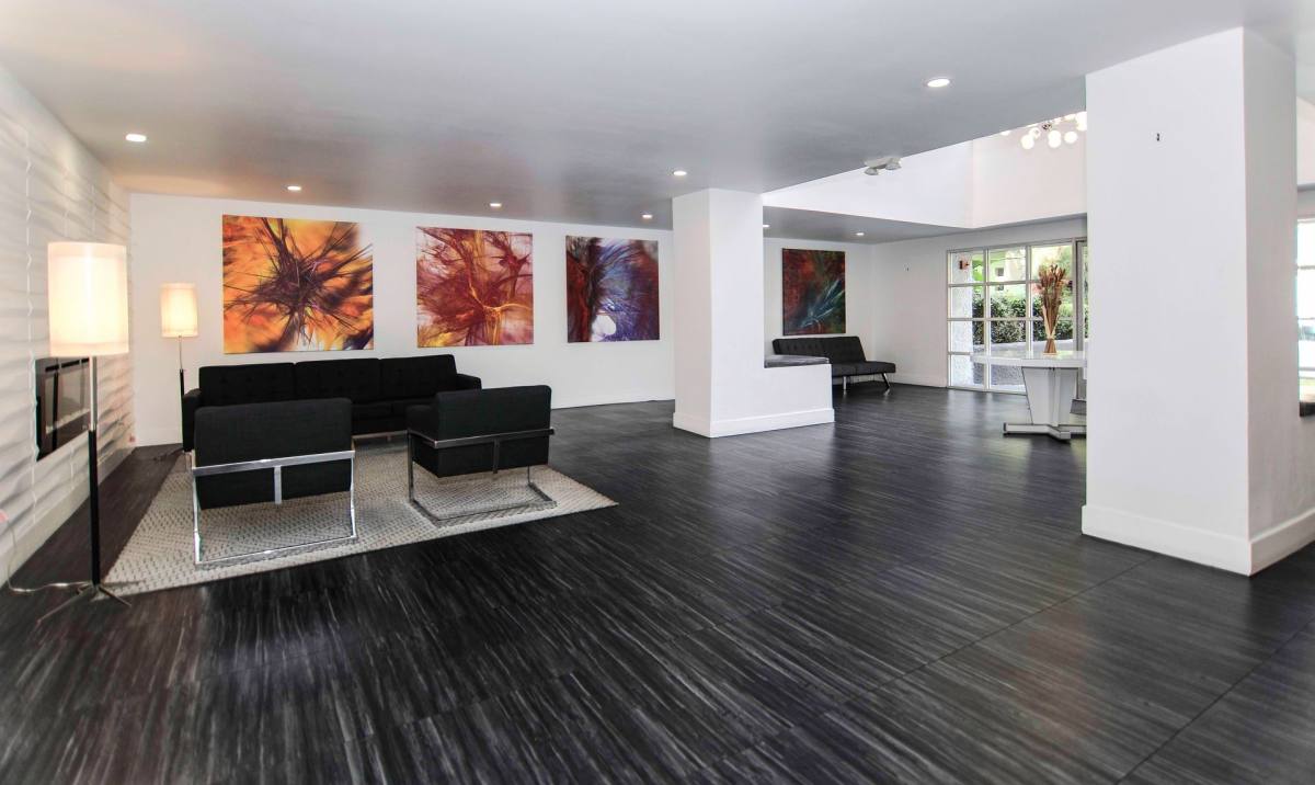 Apartment for rent at 7020 Lanewood Ave, Los Angeles, CA 90028
