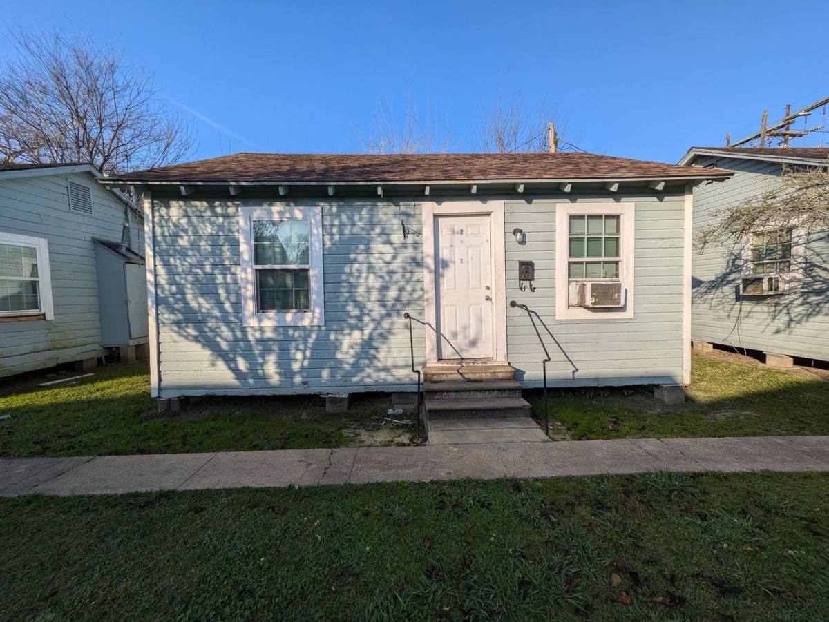 Apartment for rent at 1243 Long Ave, Beaumont, TX 77701