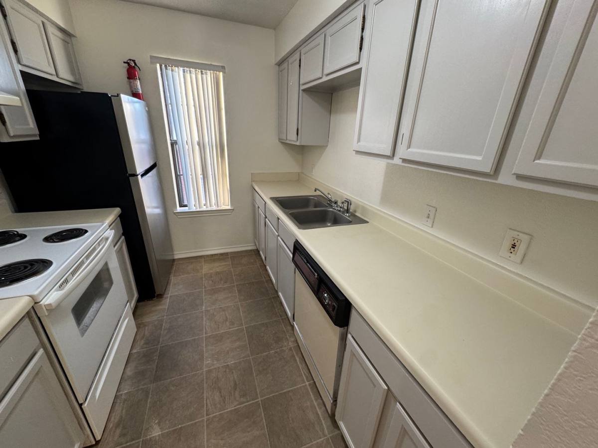 Apartment for rent at 801 SE 4th St, Grand Prairie, TX 75052
