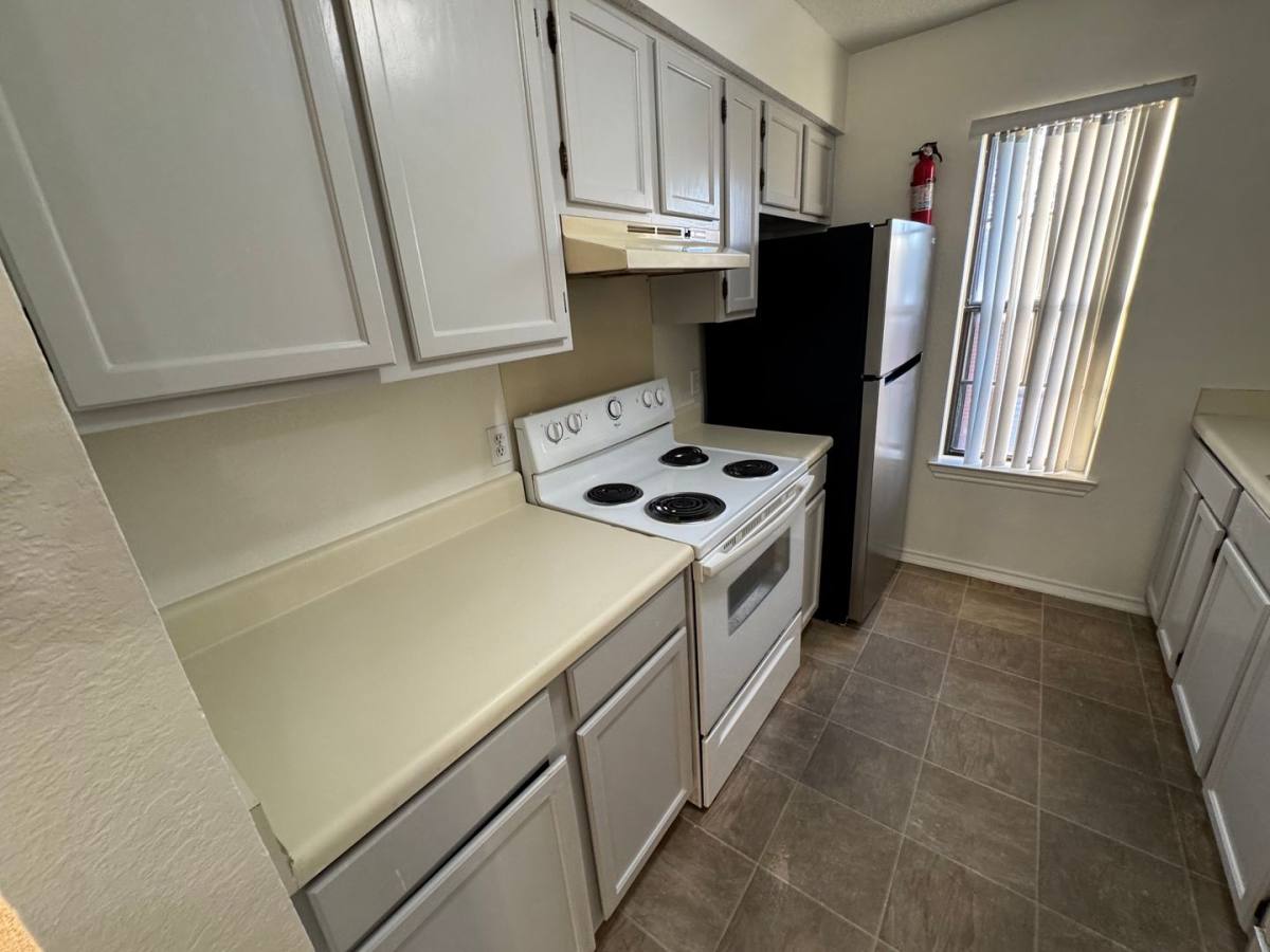 Apartment for rent at 801 SE 4th St, Grand Prairie, TX 75052