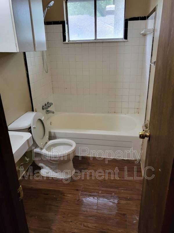 Apartment for rent at 2468 Yale Ave, Memphis, TN 38112