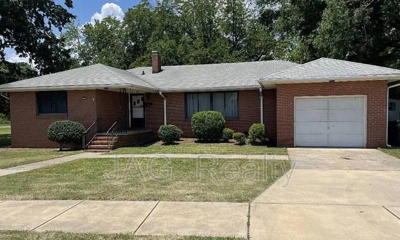 House for rent at 102 Stewart St NW, Concord, NC 28027