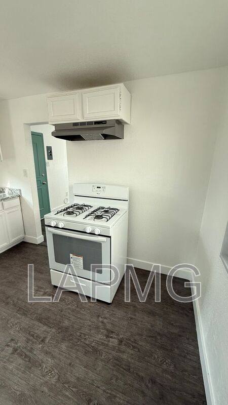 House for rent at 4014 W 102nd St, Inglewood, CA 90304